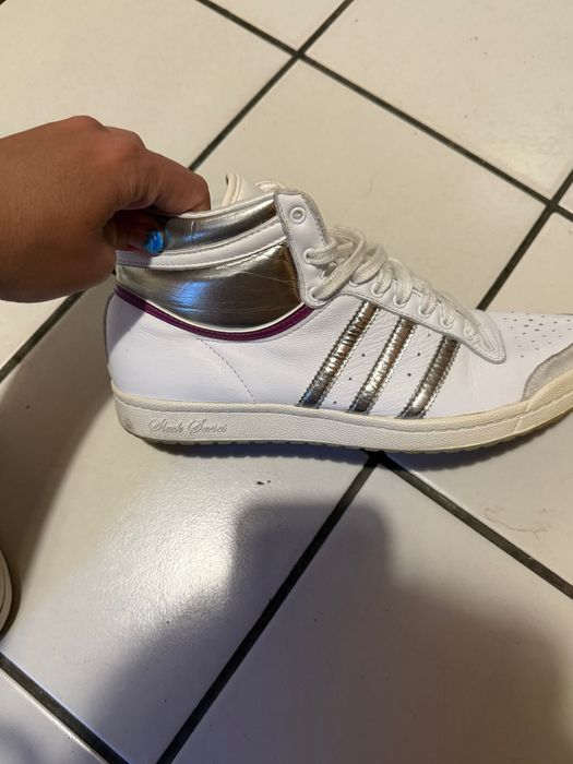Продавам кецове Адидас