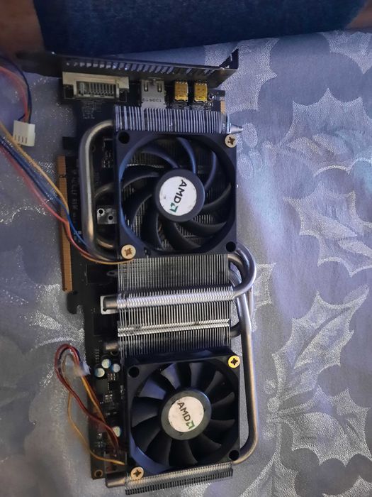 Продавам amd radeon 7800hd