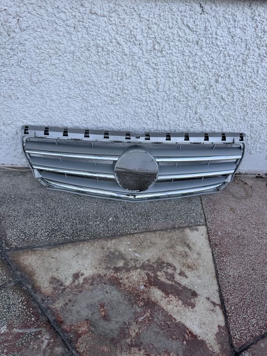 Оригинална решетка Мерцедес Б 246 Mercedes W246 B246