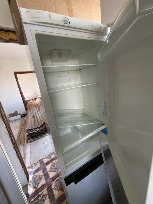 Холодильник indesit