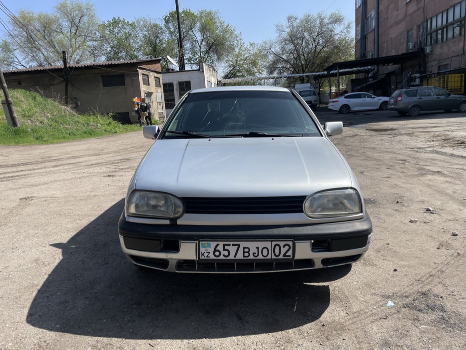 Продам срочно гольф 3