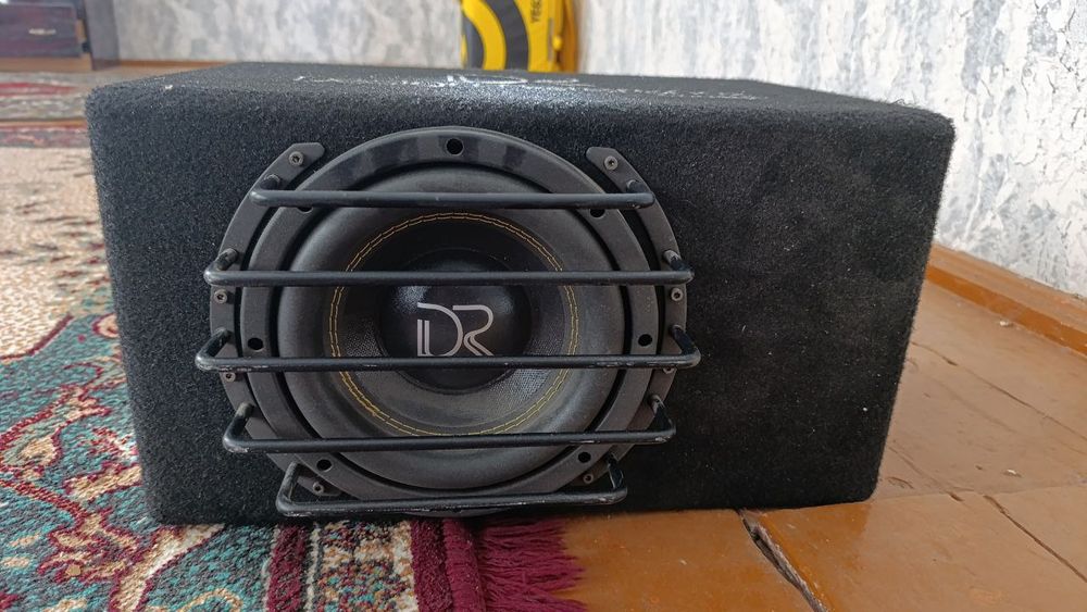 Самбуфер для авто продаю колонки для автомобилей