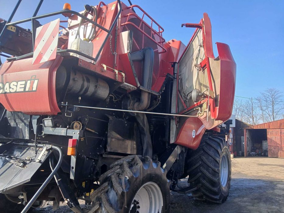 De vanzare combina agricola Case IH 5130 Axial-Flow 2014,Header inclus