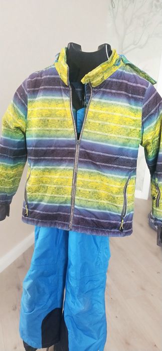 Продам костюм весна -осень.