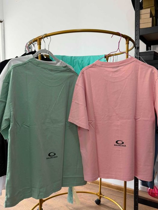 Tricou Balenciaga verde marimea XL nou original