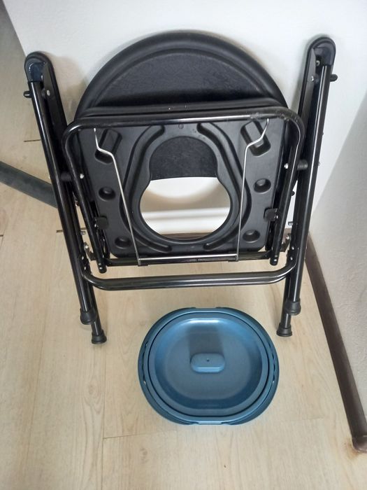 Продам Кресло туалет