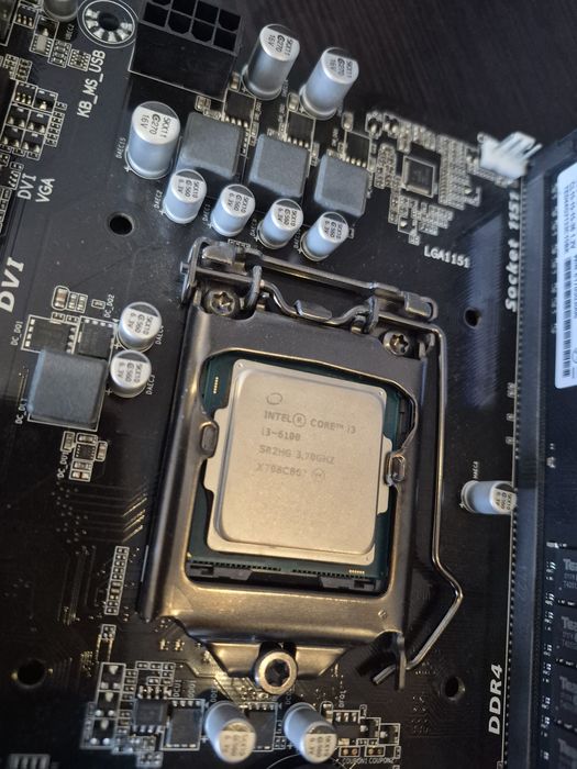 Продам i3 6100 8GB H110