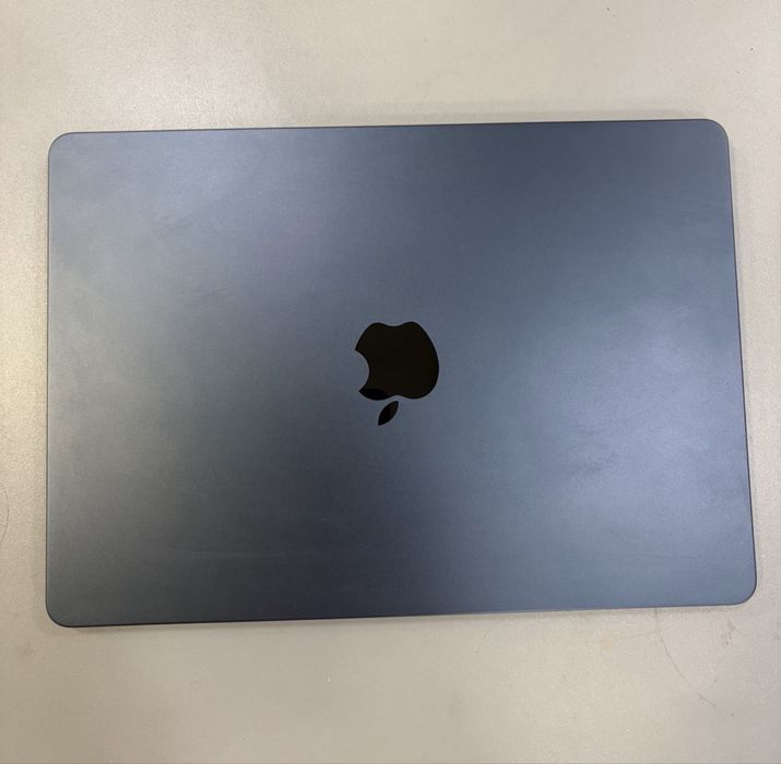 MacBook Air m2 8/256