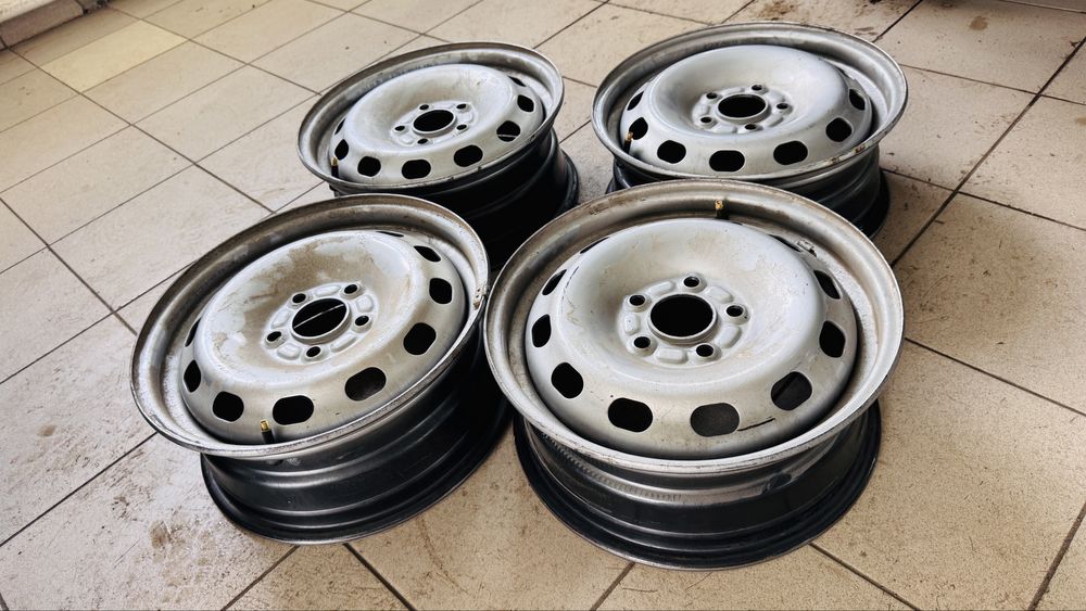 Стальные диски R15 на Ford