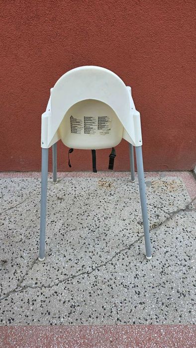 БеБебшко стилче за хранене