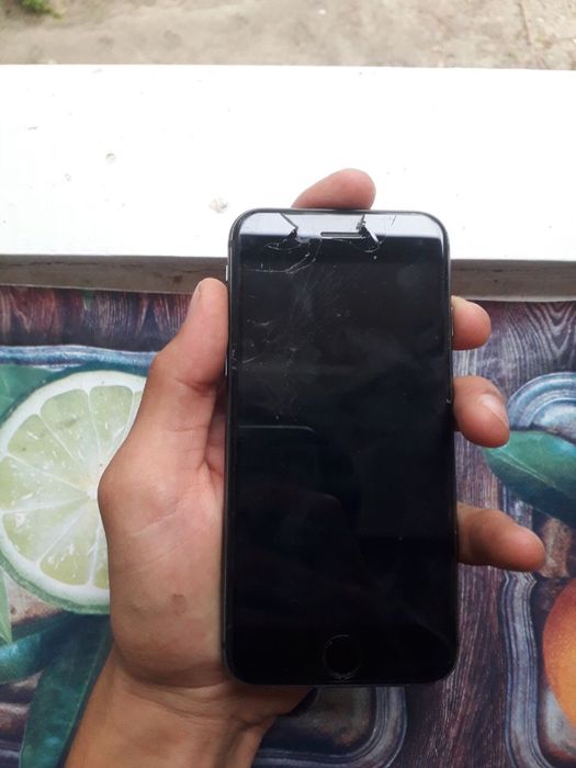 iphone 8  hotira 64 yomkust 68 sensir orqa krishka singa 150 200  ming