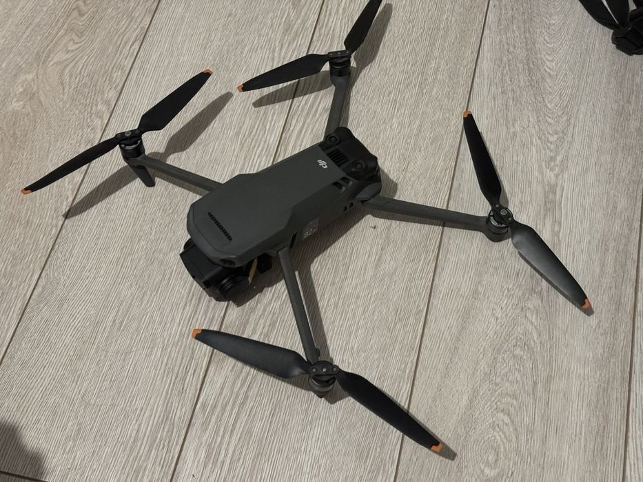DJI Mavic 3 Pro Три камеры дрон