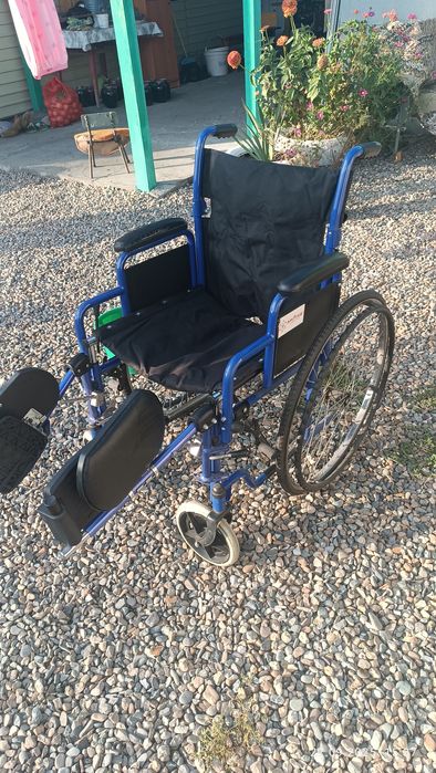 Продам инвалидную коляску.