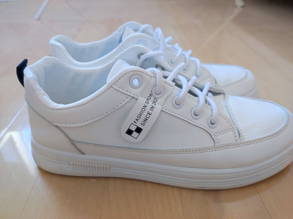 Маратонки 40ти,унисекс,нови