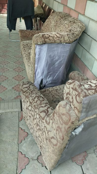 Отдам диван бесплатно