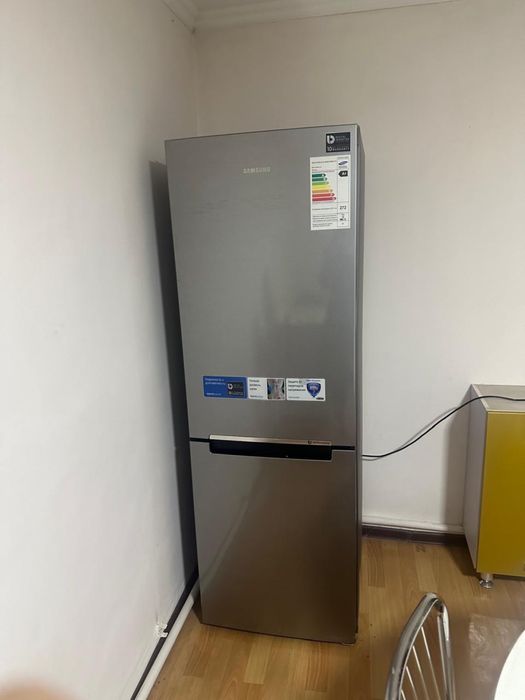 Продам холодильник Samsung