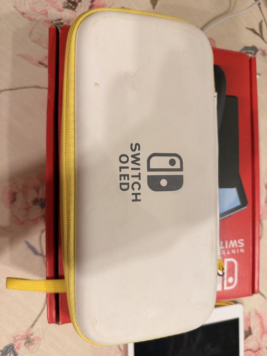 Nintendo Switch OLED (полный комплект + чехол)