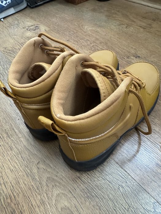Зимни обувки NIKE 37,5