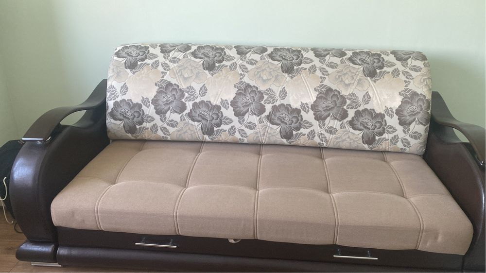 Продам диван в отличном состоянии