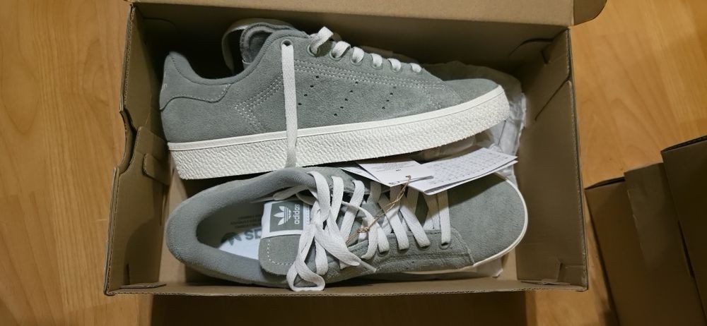 Vand stendere inox, incaltaminte si îmbrăcăminte noi cu eticheta