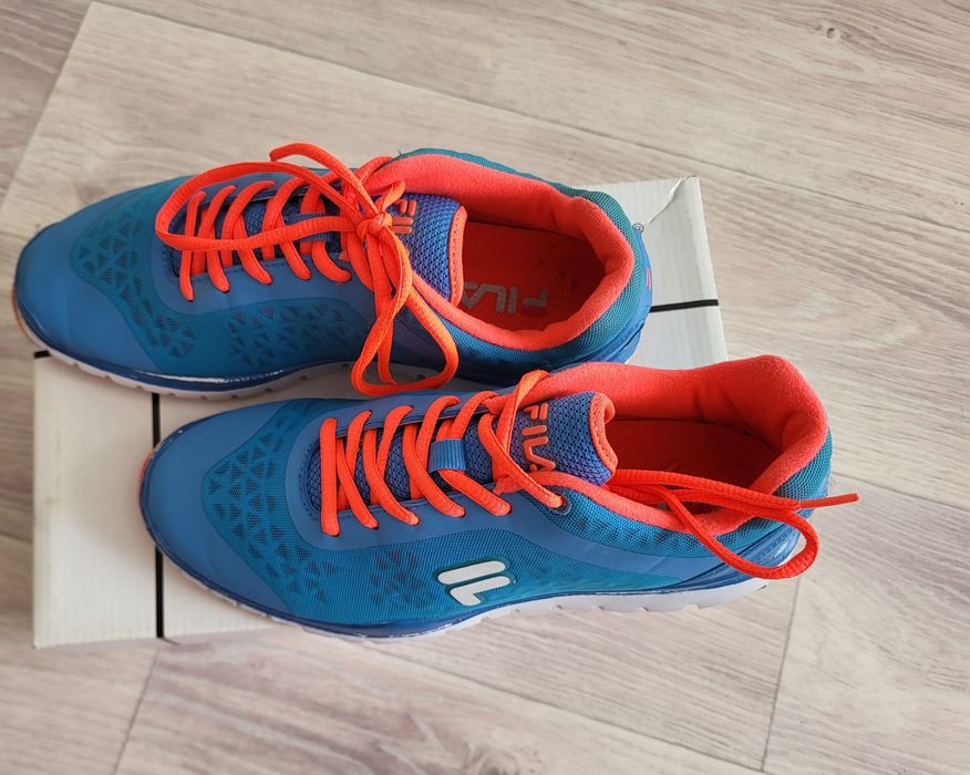 Продам красовки, очень удобные и лёгкие.