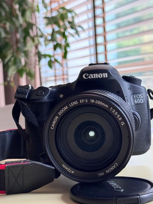 Canon EOS 60 D почти новый