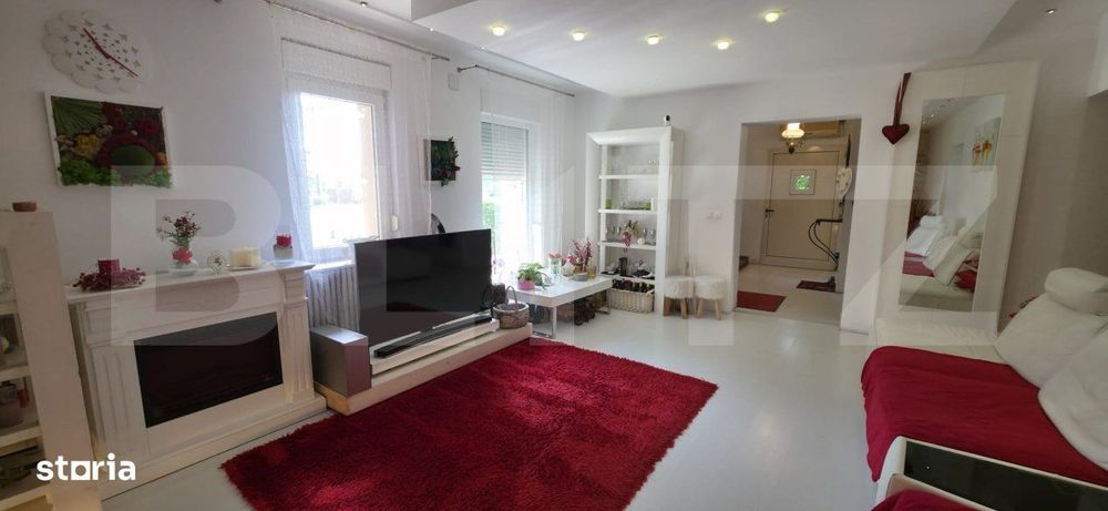 Proprietate Exclusivista: 2 Case, Piscina si Teren de Tenis pe 3833 mp