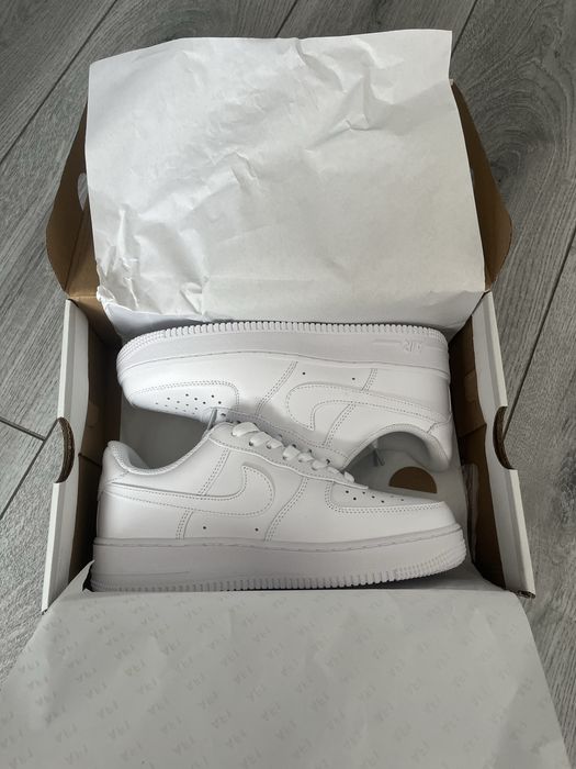 Airforce 1 albi, full box , sireturi de schimb, marimi 36-44