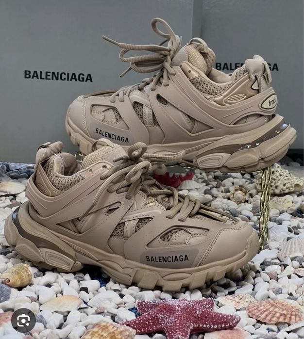 Balenciatga track в бежов цвят