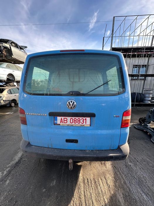 Dezmembram Volkswagen T5 2006 2.5tdi AXD Manual 6 trepte