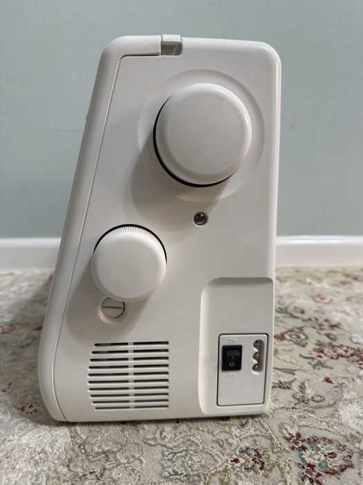 Продам швейную машину