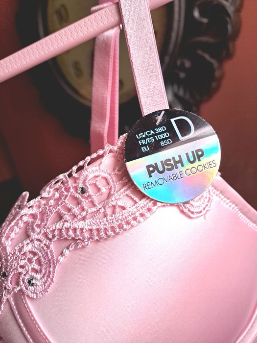 Bustiera surine roz nou cu etichetă 85D