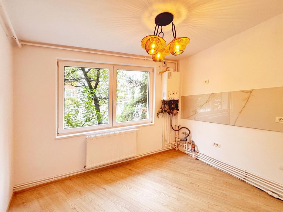 Proprietar – Apartament  2 camere, Parter Înalt, renovat PREMIUM