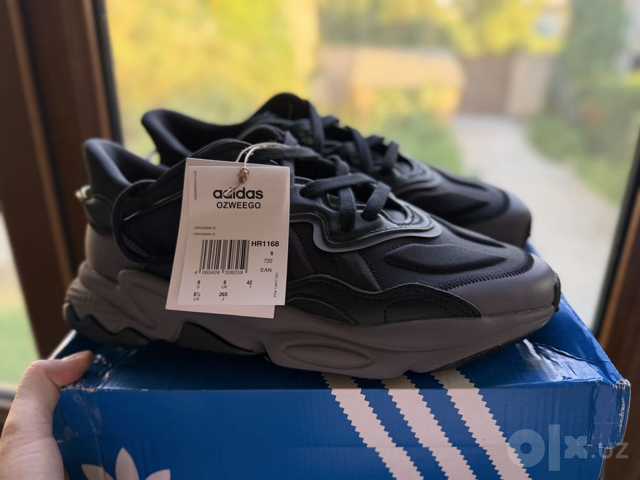 Продаются оригинальные кроссовки Adidas Ozweego в черном цвете