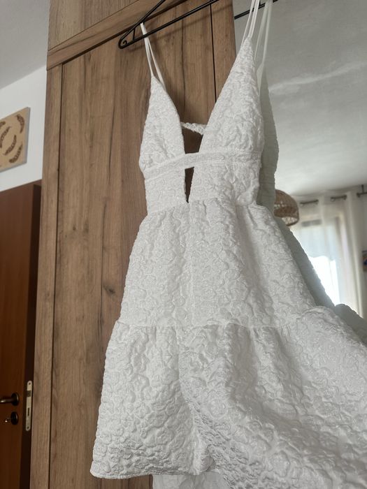 SHEIN рокля и  бял комплект