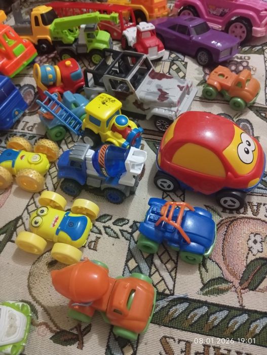 Машинки игрушки для малышей