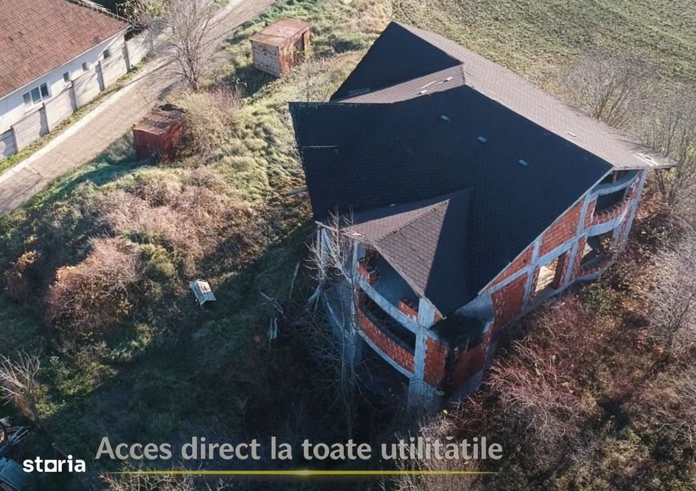 Casă la roșu(sau la cheie) – arhitectură rară, priveliști largi, Deva.