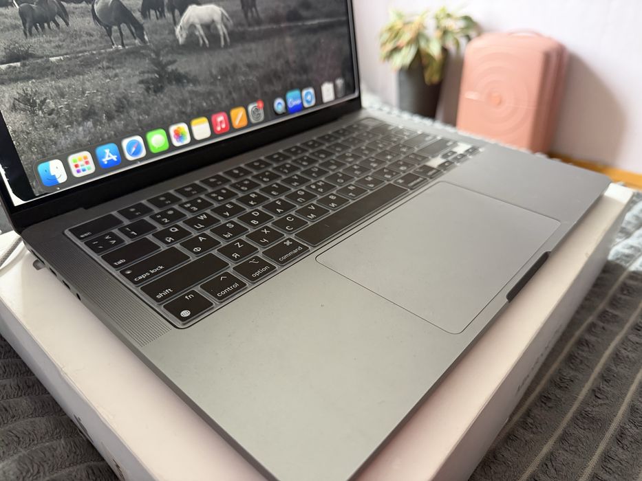 Macbook Pro M3, 14’2, 512 SSD, ОЗУ 8гб
