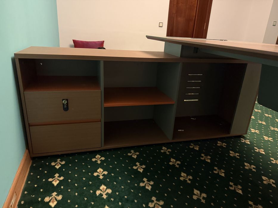 Офисный стол для руководителя