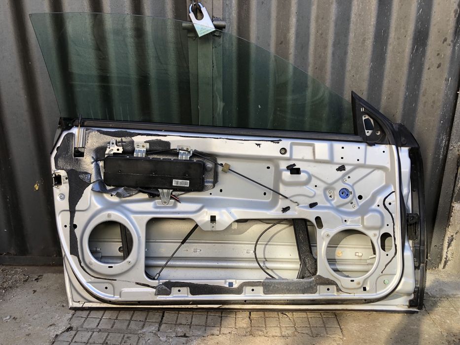 Предна лява врата за мерцедес цлк / mercedes clk w209 02-06г