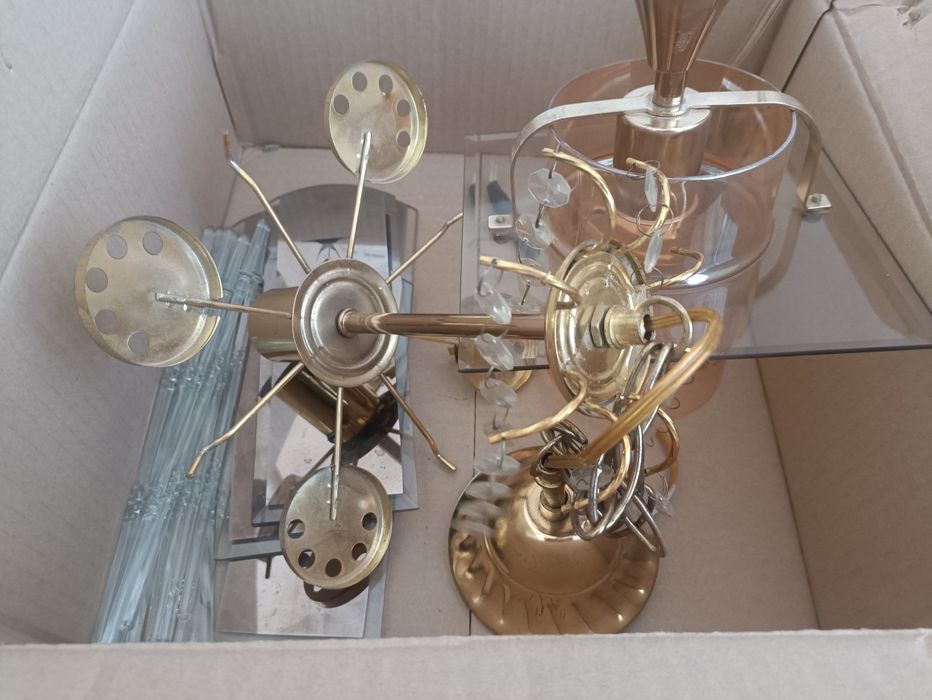 2 стеклянные люстры
