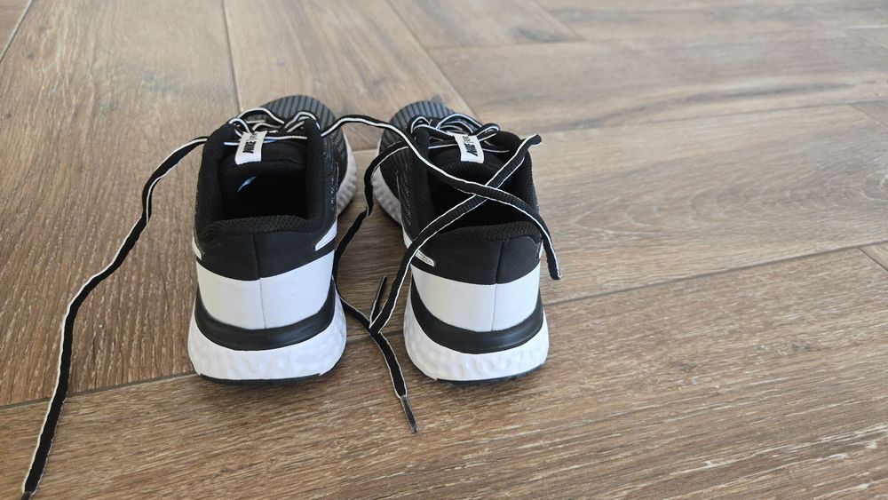 Nike 35 номер-нови