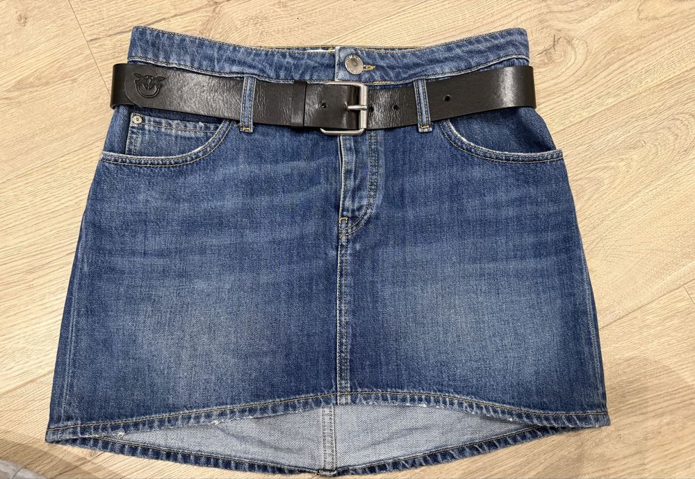 Продавач дънкова пола в комплект с колан Pinko размер 40