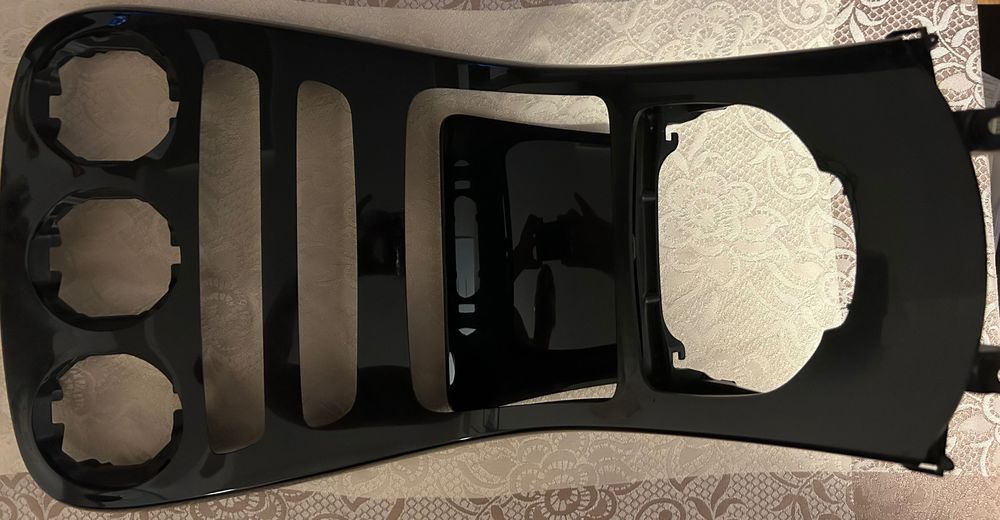 Конзола за Mercedes C classe W205 (C класа 2017)