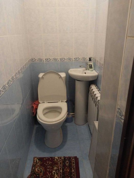 Srochno kvartira sotiladi Ibn Sino 1 xona bez mebel sotiladi