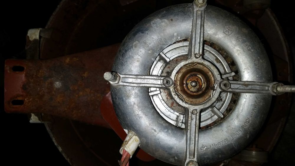 Продам электромотор от стиральной машинки с пусковым механизмом