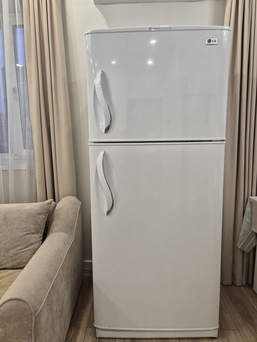 Холодильник бытовой