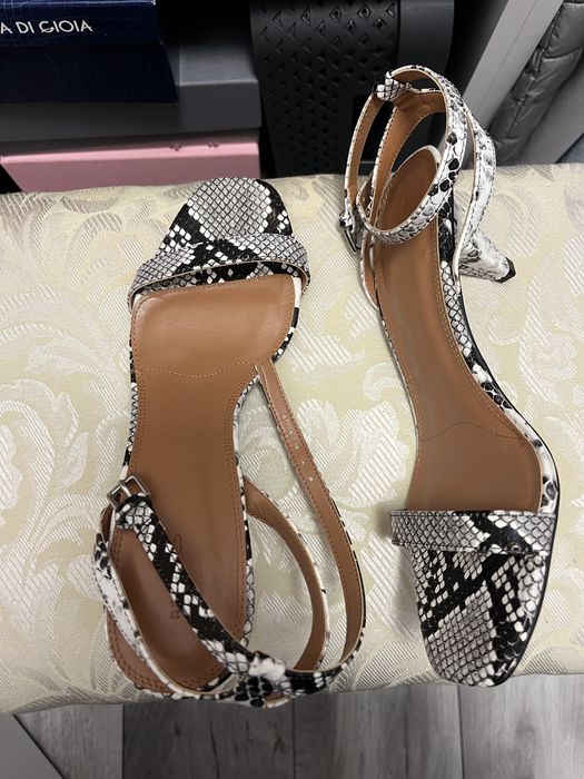 Sandale reserved marime 38