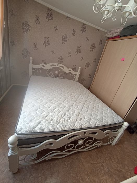 Двухместная кровать Малайзия