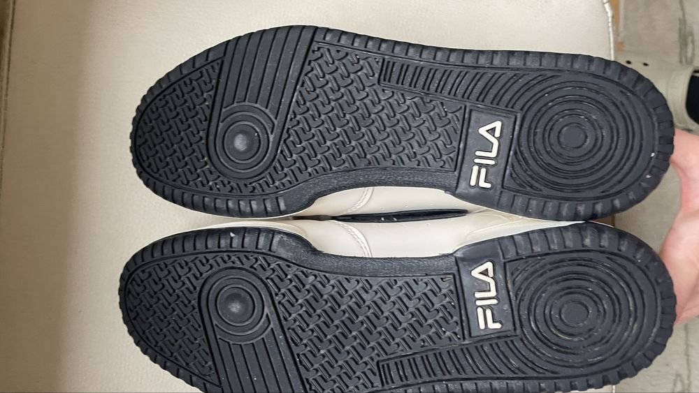 Vand adidasi Fila 43